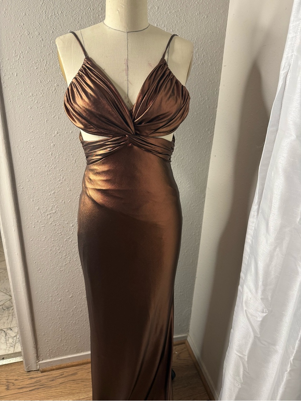bebe Bronze Metallic Twist Bodice Formal Maxi Gown